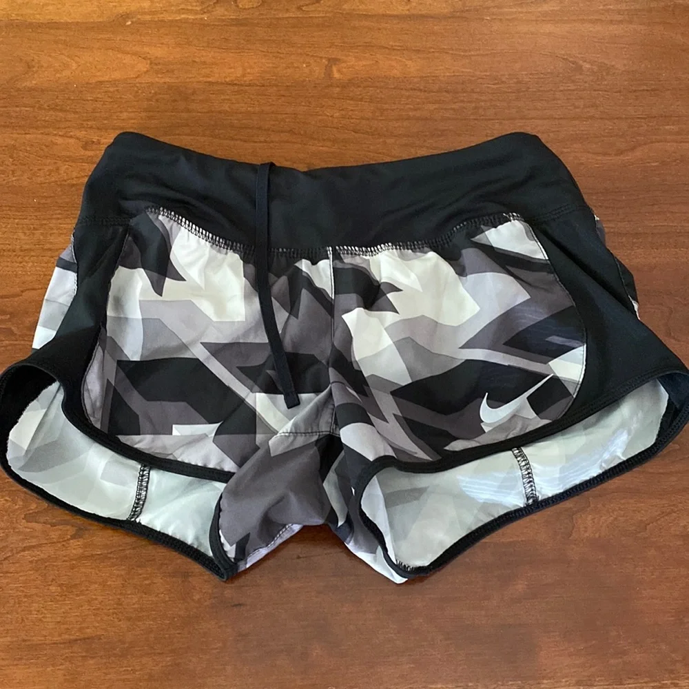 Women’s Nike Running Shorts DRI-FIT - Picture 1 of 7